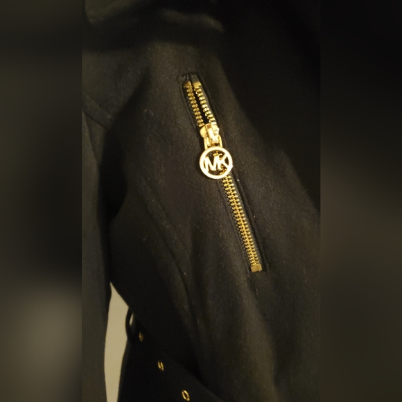 Michael Kors coat - Picture 2 of 6